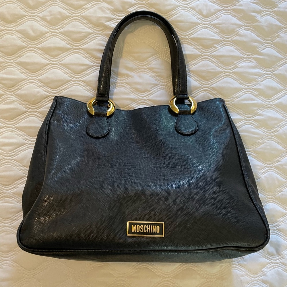 For my Vintage Girlies! Classic  Moschino Tote.